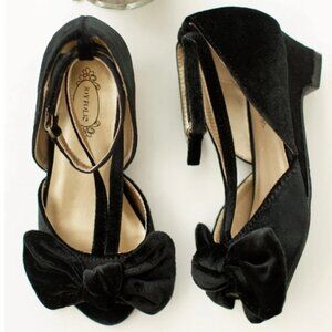 Joyfolie Lucia Heels in black velvet 5Y EUC